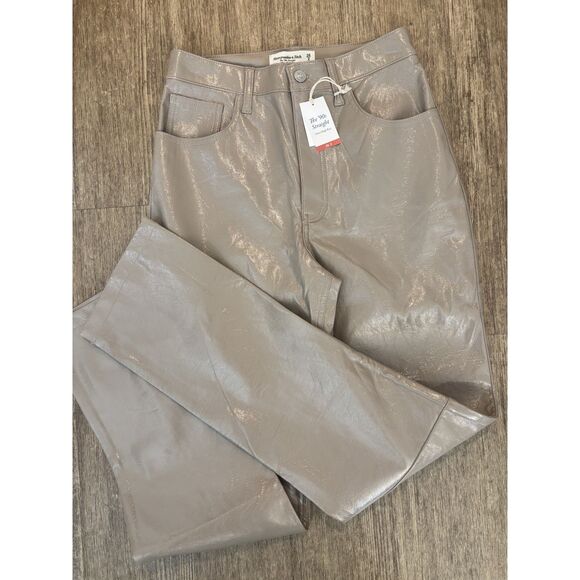 Abercombie & Fitch Vegan Leather 90s Straight Pant Ulta Hi-Rise - NWT - MSRP 110 - Picture 1 of 3